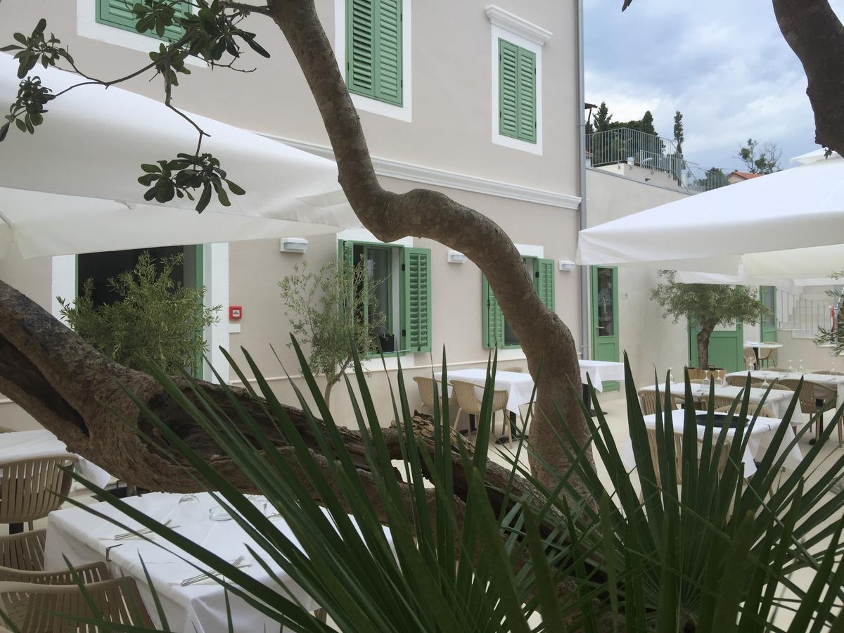 Hotel Vila Conte Veli Lošinj Exterior foto